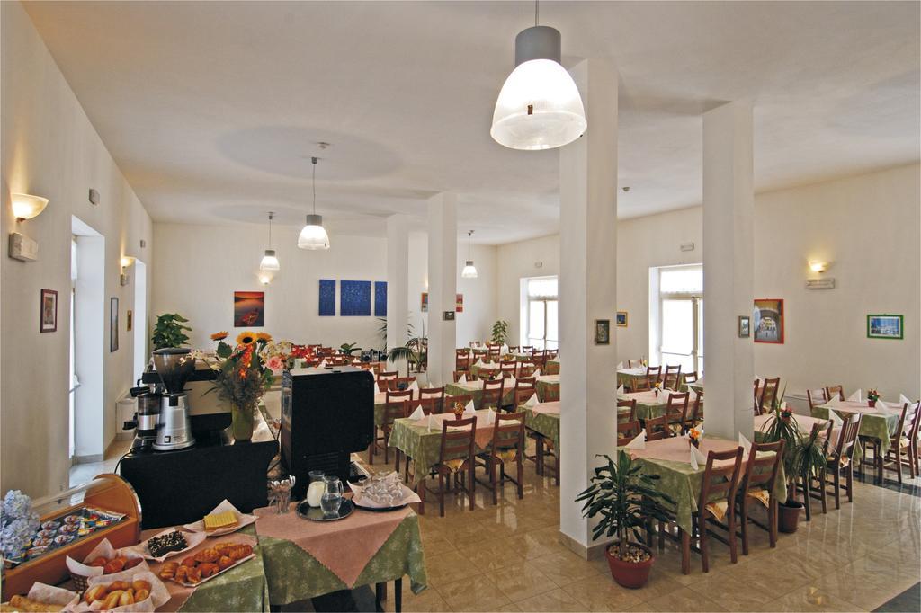 Hotel Happy Marina di Pietrasanta Bagian luar foto