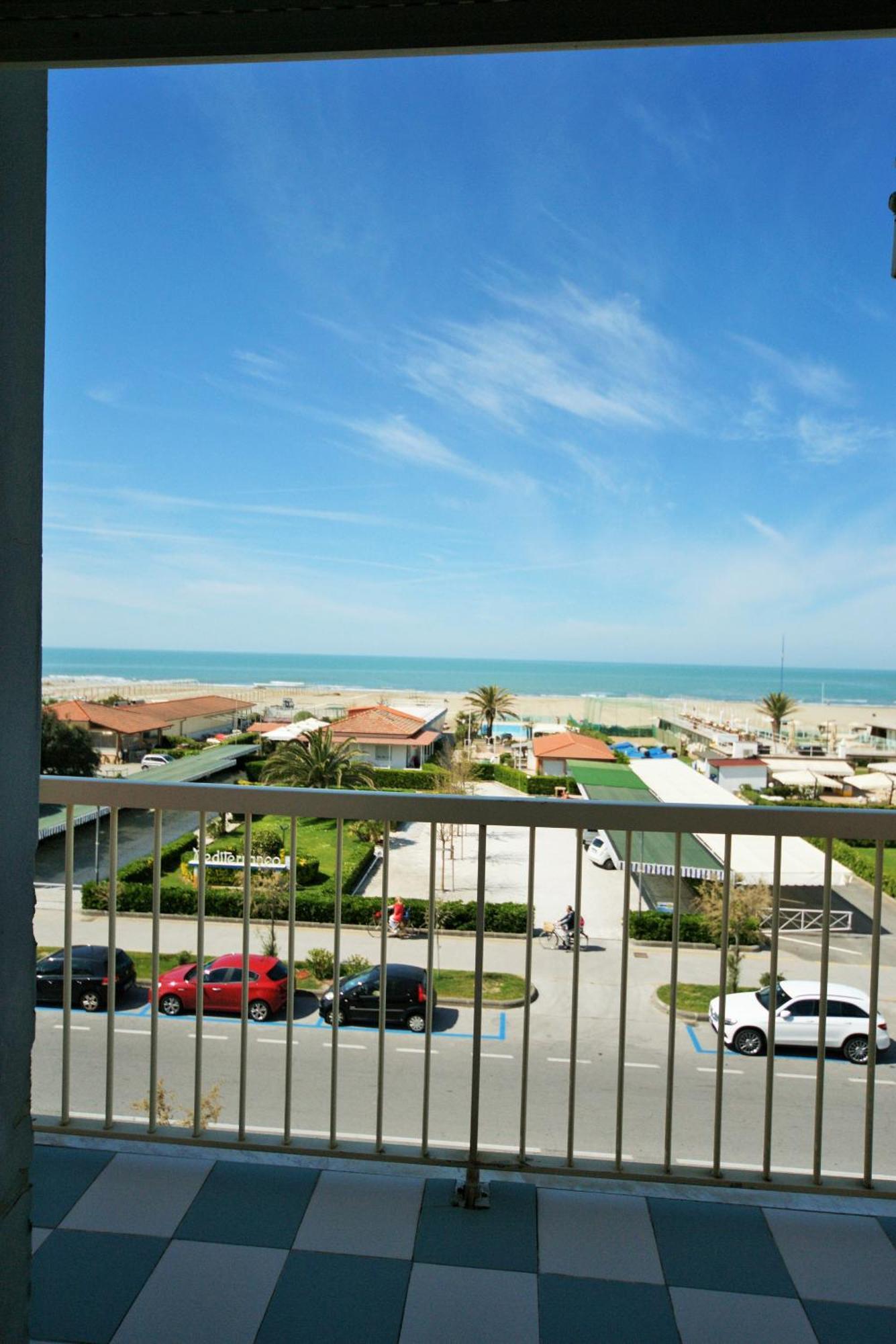 Hotel Happy Marina di Pietrasanta Ruang foto