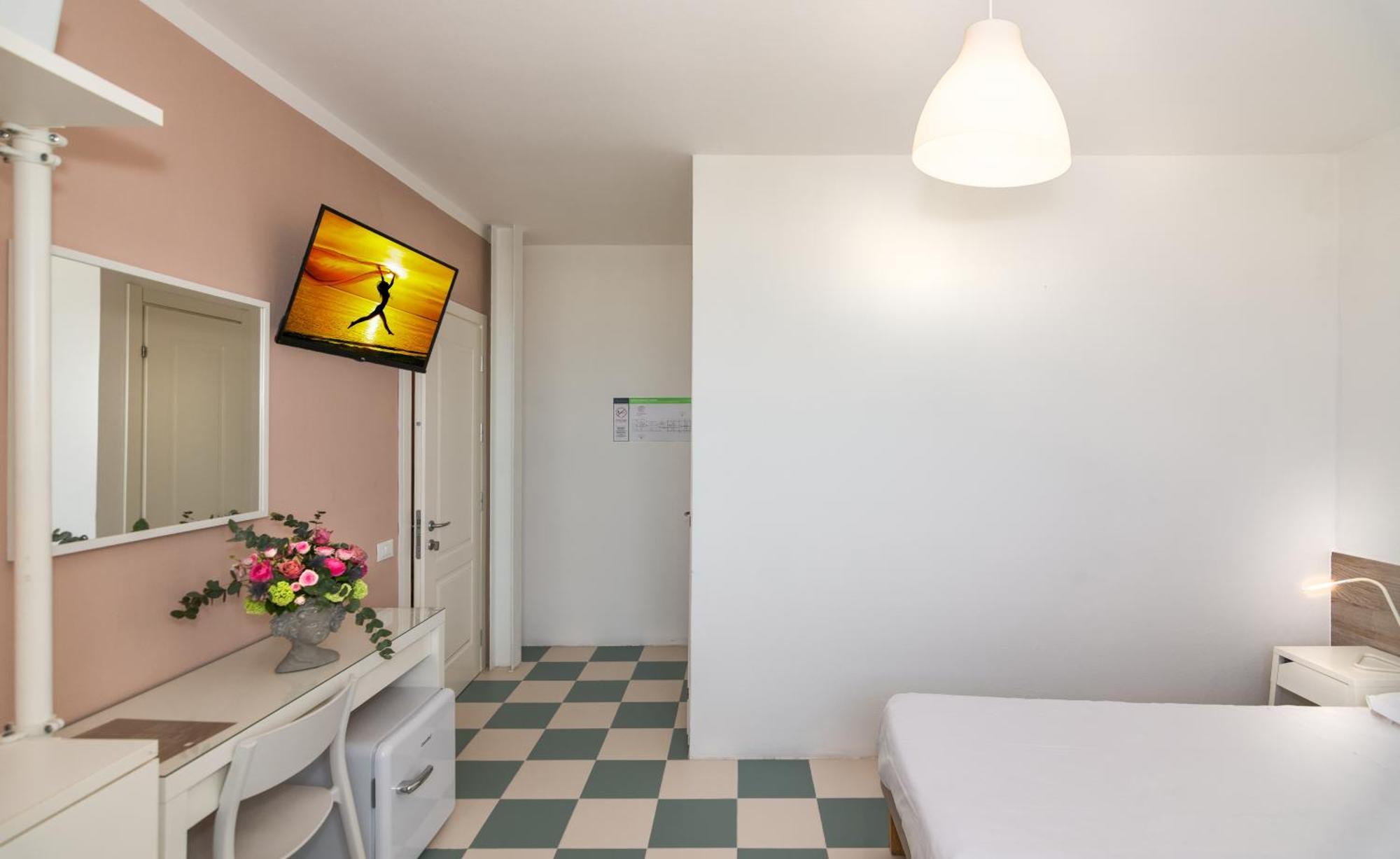 Hotel Happy Marina di Pietrasanta Bagian luar foto