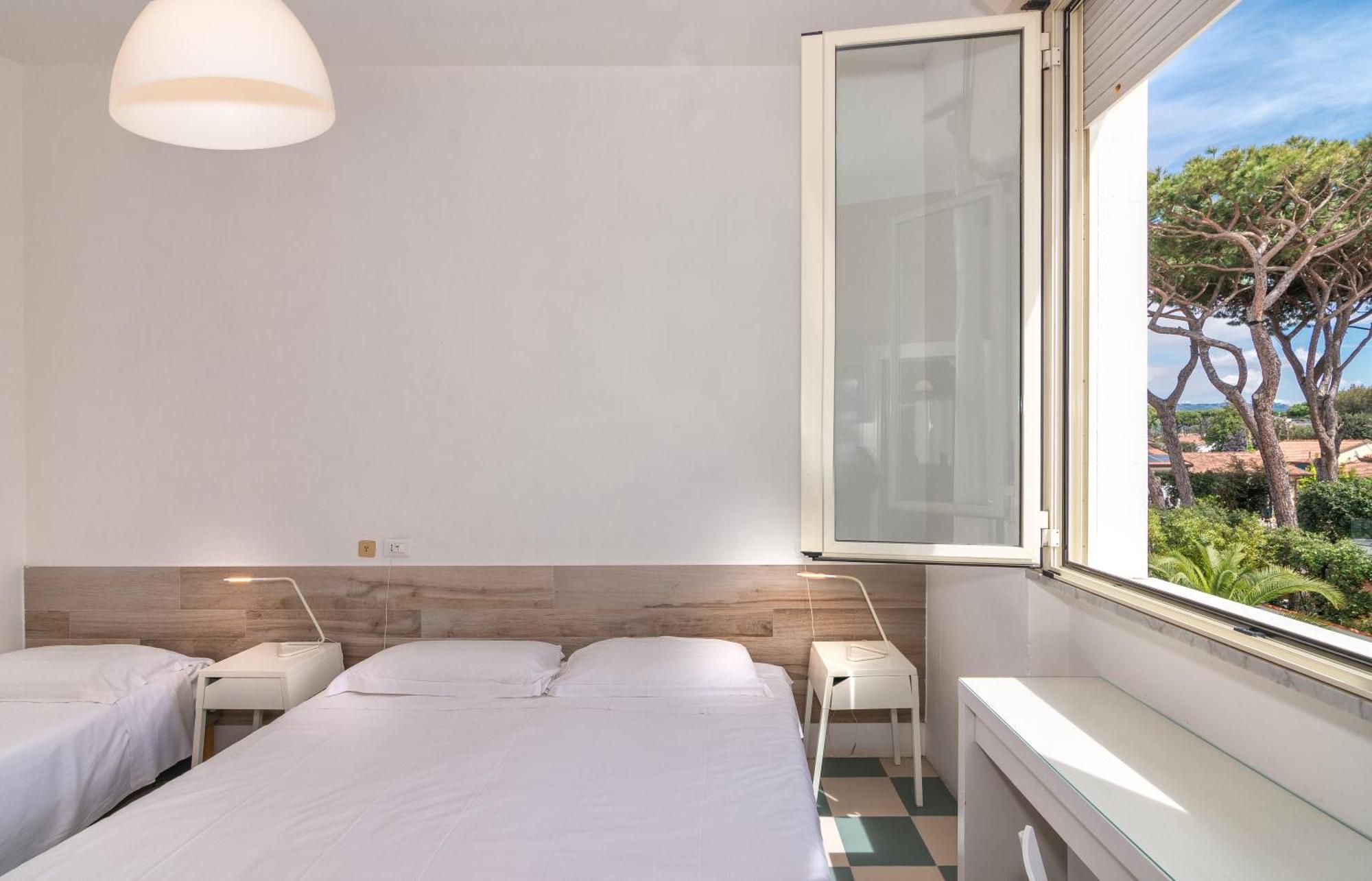 Hotel Happy Marina di Pietrasanta Bagian luar foto