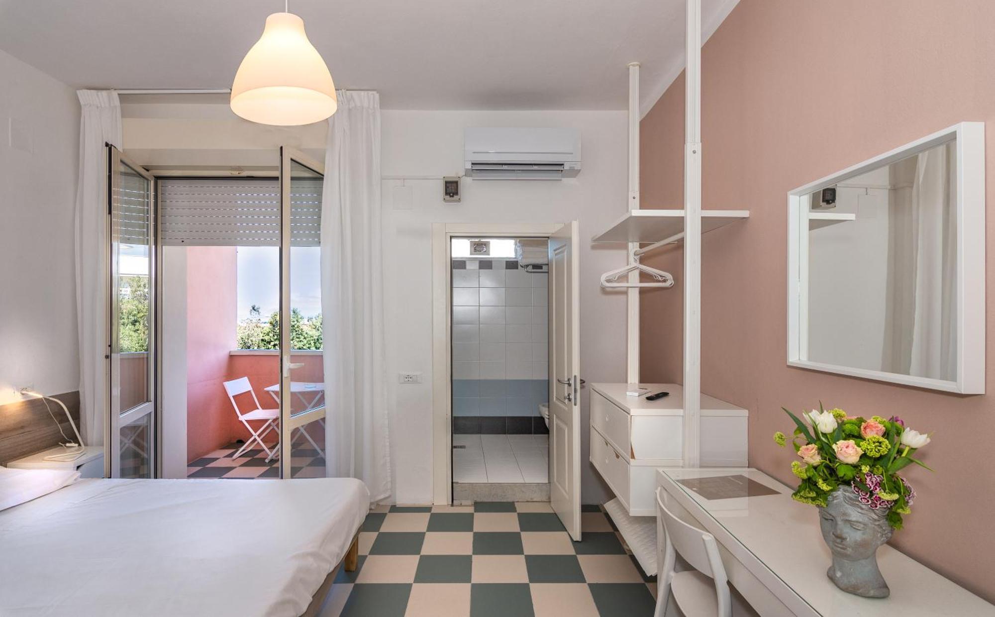 Hotel Happy Marina di Pietrasanta Bagian luar foto