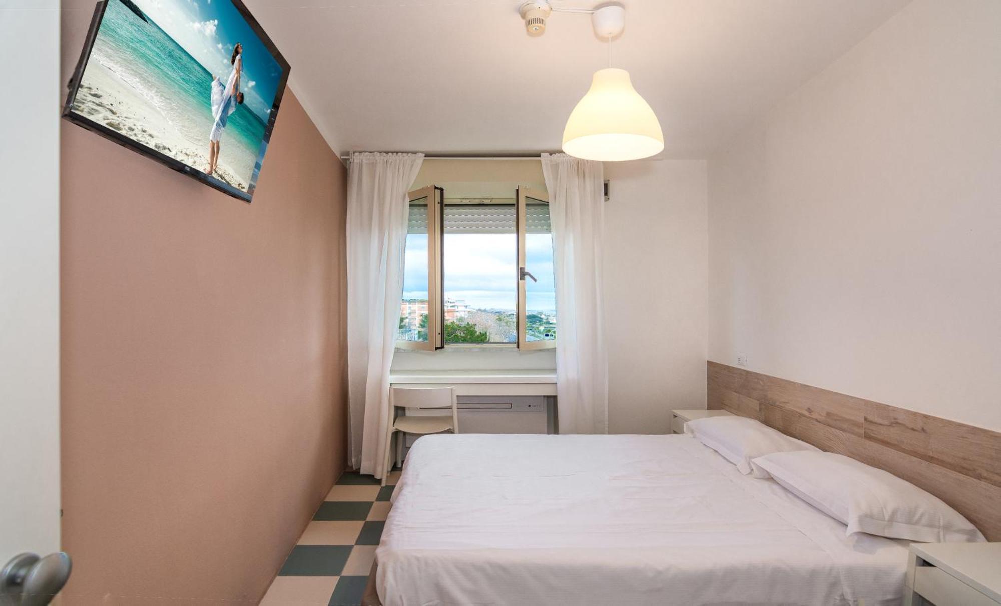 Hotel Happy Marina di Pietrasanta Bagian luar foto