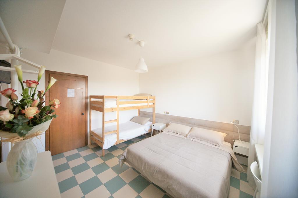 Hotel Happy Marina di Pietrasanta Bagian luar foto